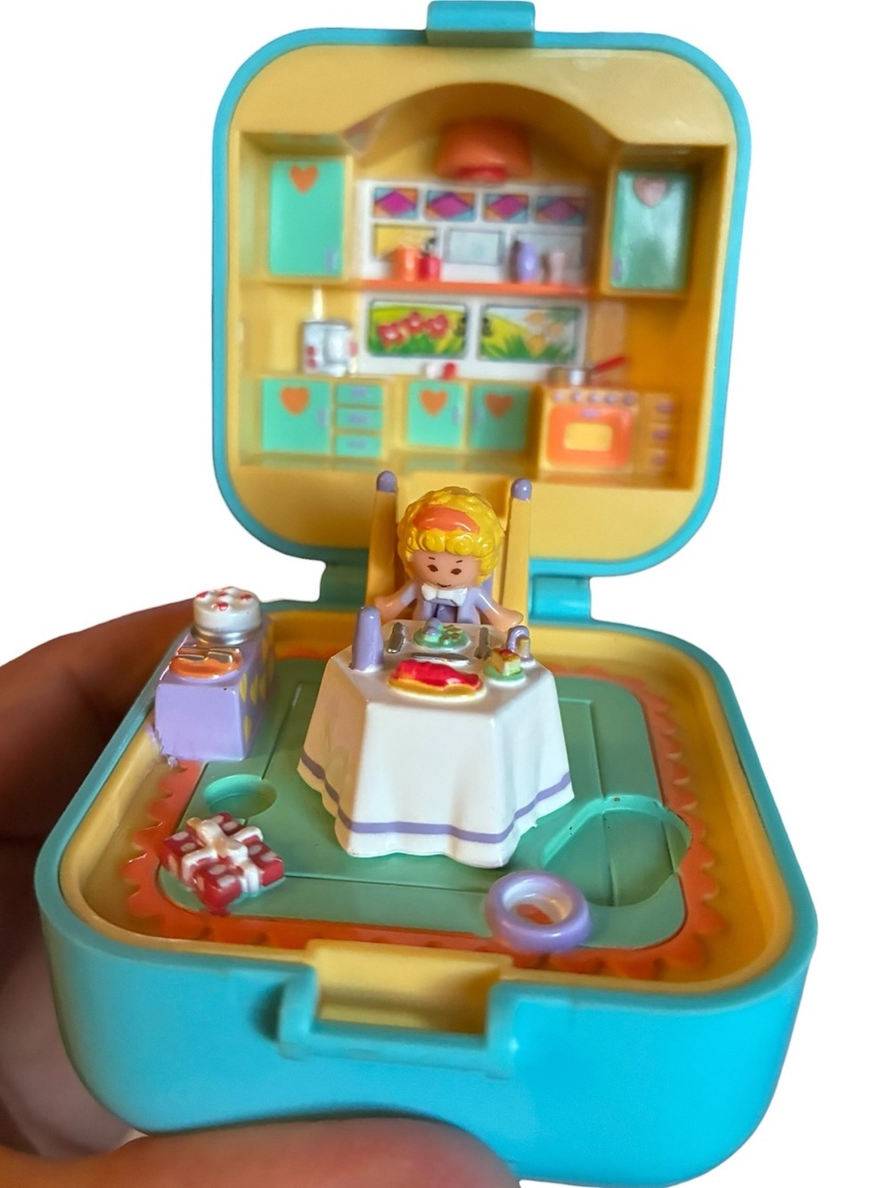 Vintage 1991 Polly pocket dinnertime ring set